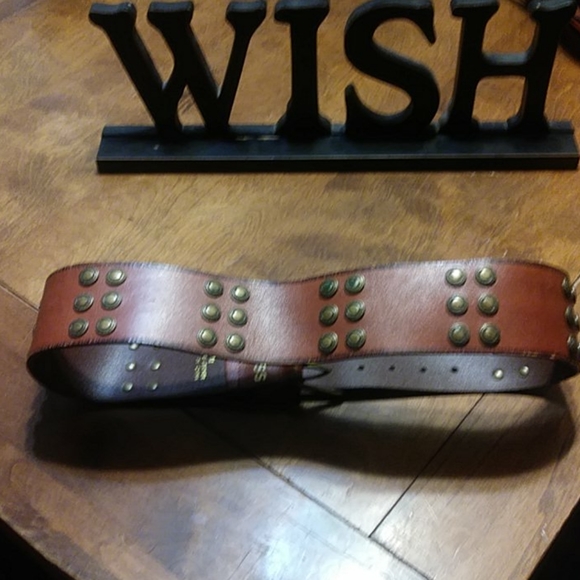 Express Leather Belt - Picture 2 of 4